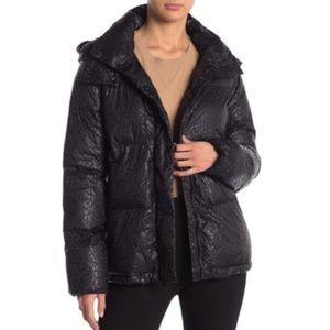 BCBGENRATION BLACK LEOPARD PRINT HOODED PUFFER